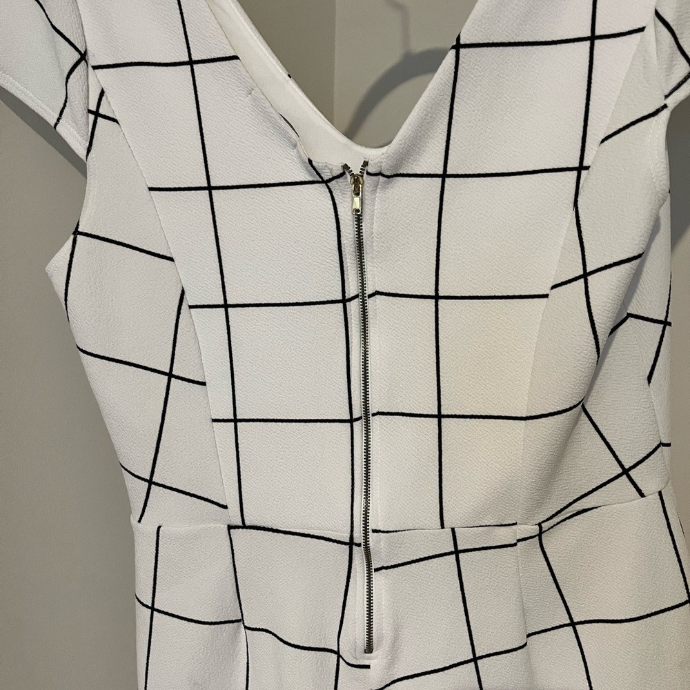 CHARLOTTE RUSSE ROMPER XL - Picture 4 of 6